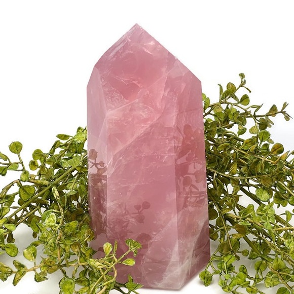 Rose Quartz Tower Point Healing Stone Crystal - Picture 2 of 11